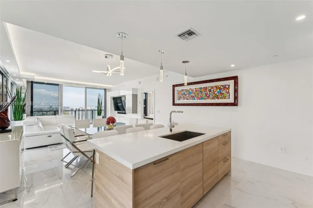 16385 Biscayne Blvd #3001 North Miami Beach, FL 33160