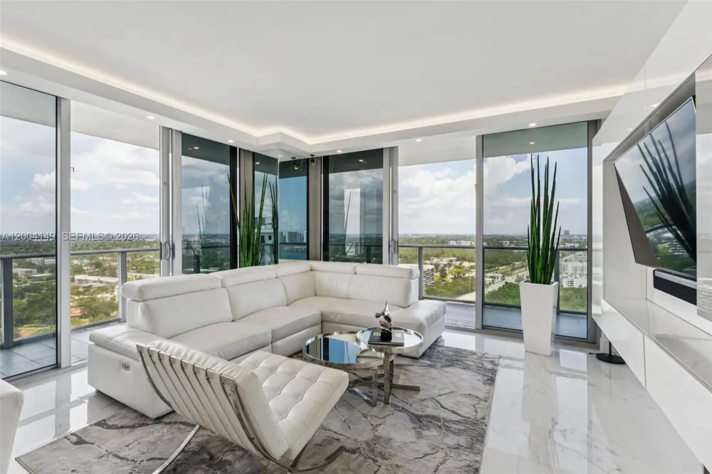 16385 Biscayne Blvd #3001 North Miami Beach, FL 33160