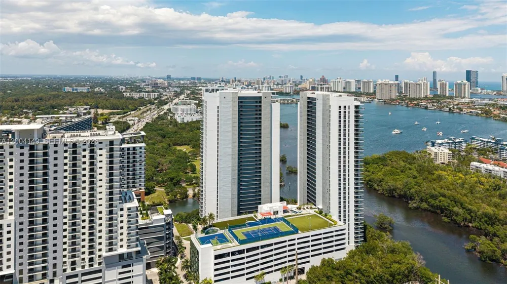 16385 Biscayne Blvd #3001 North Miami Beach, FL 33160