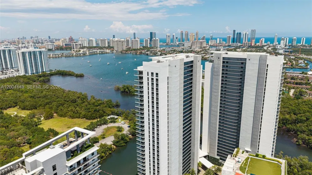 16385 Biscayne Blvd #3001 North Miami Beach, FL 33160