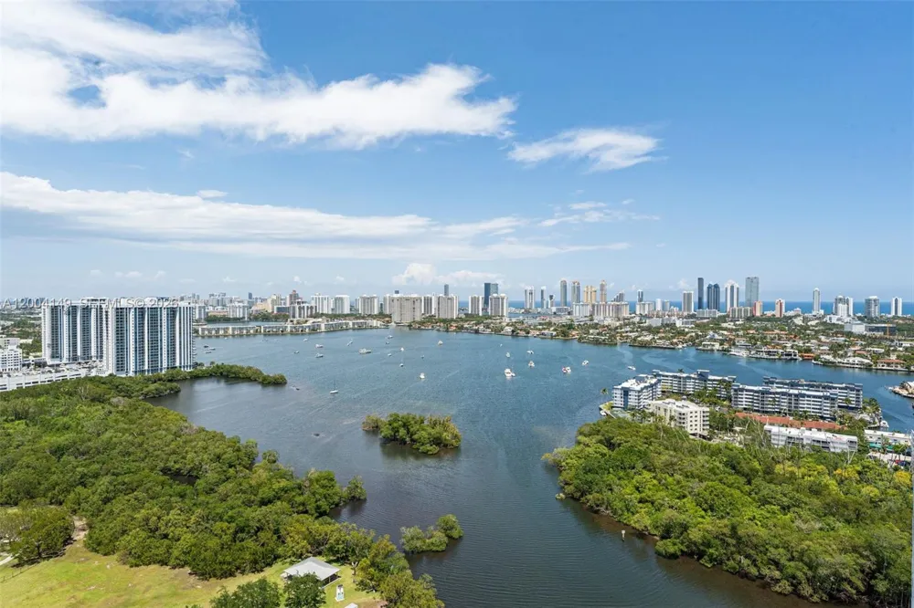 16385 Biscayne Blvd #3001 North Miami Beach, FL 33160