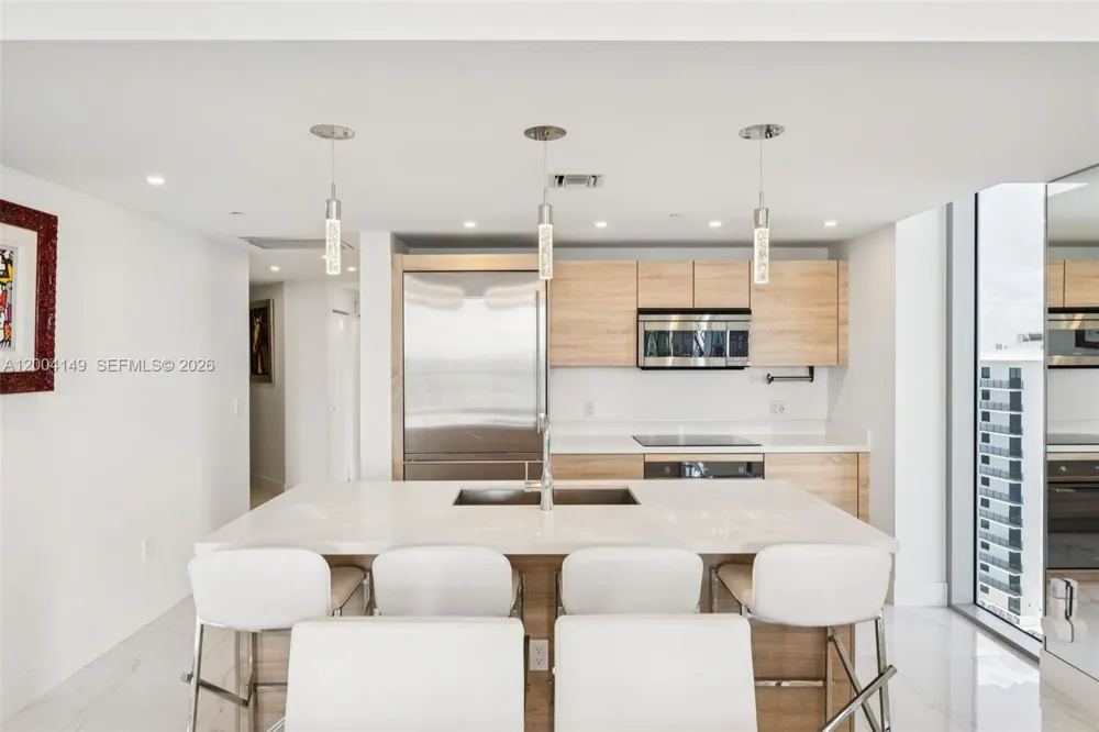 16385 Biscayne Blvd #3001 North Miami Beach, FL 33160
