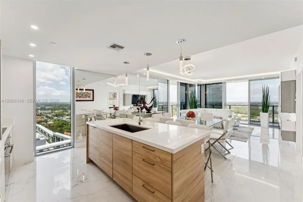 16385 Biscayne Blvd #3001 North Miami Beach, FL 33160