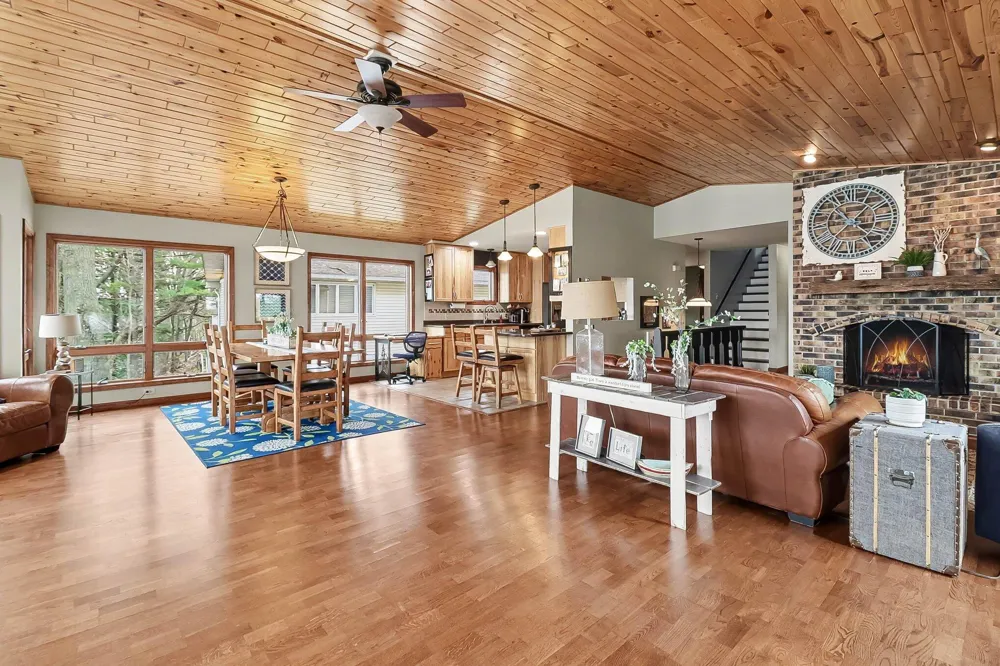 1726 W Chilberg Road Scottville, MI 49454