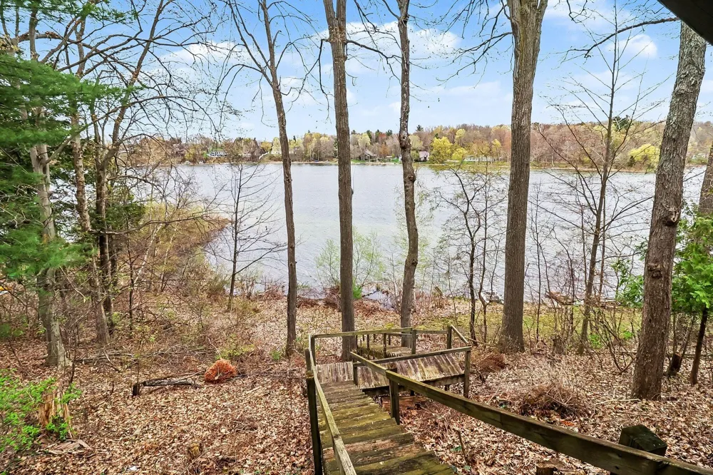 1726 W Chilberg Road Scottville, MI 49454