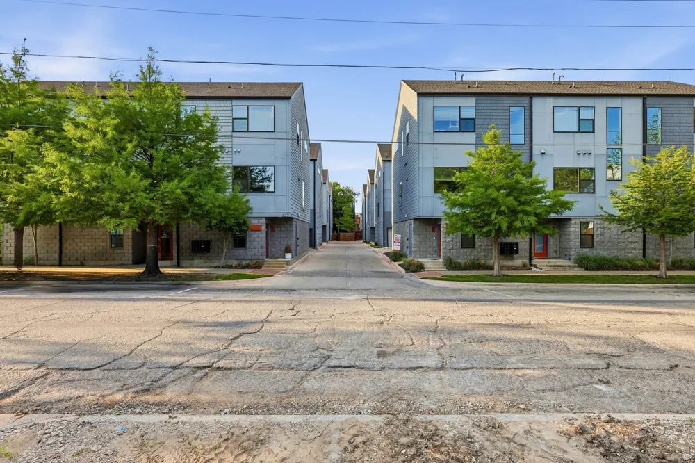 427 W 10TH STREET #502 Dallas, TX 75208