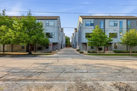 427 W 10TH STREET #502