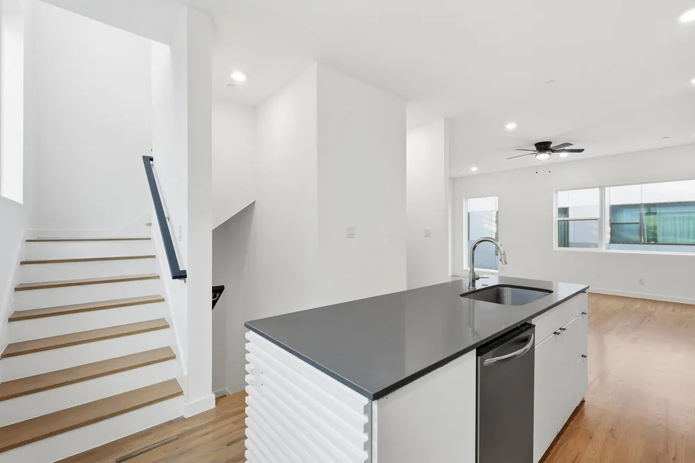 427 W 10TH STREET #502 Dallas, TX 75208