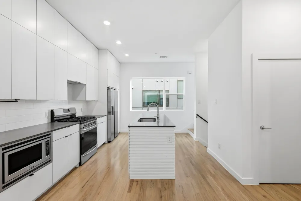 427 W 10TH STREET #502 Dallas, TX 75208
