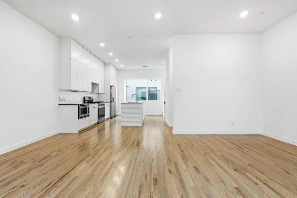 427 W 10TH STREET #502 Dallas, TX 75208