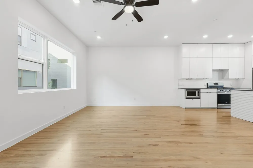 427 W 10TH STREET #502 Dallas, TX 75208