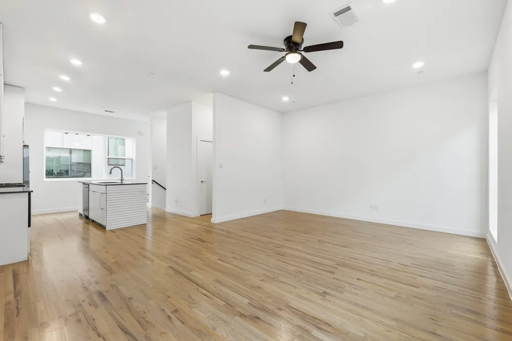 427 W 10TH STREET #502 Dallas, TX 75208