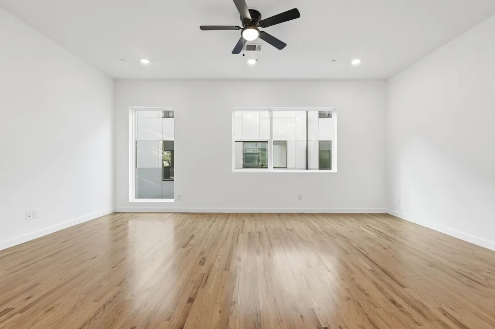 427 W 10TH STREET #502 Dallas, TX 75208