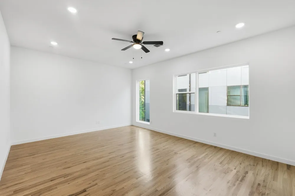 427 W 10TH STREET #502 Dallas, TX 75208