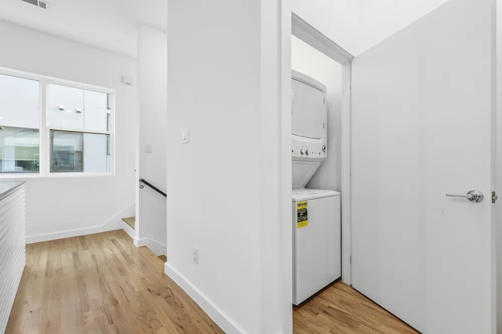 427 W 10TH STREET #502 Dallas, TX 75208