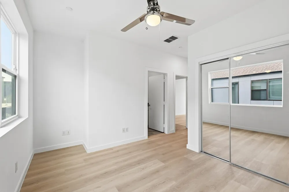 427 W 10TH STREET #502 Dallas, TX 75208