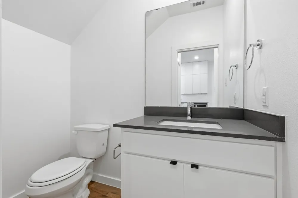 427 W 10TH STREET #502 Dallas, TX 75208