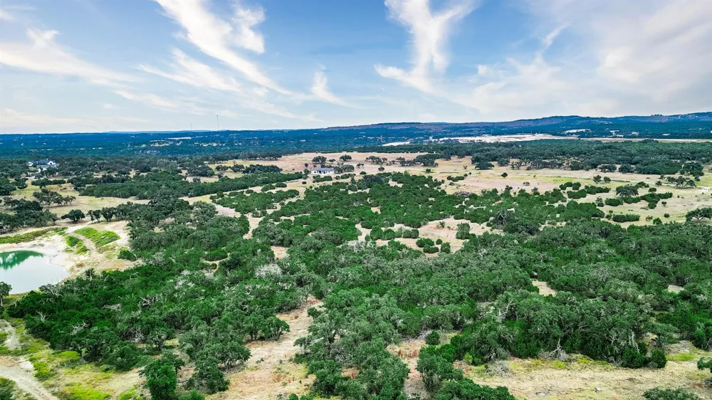 88 E Leaning Madrone Dr Johnson City, TX 78636