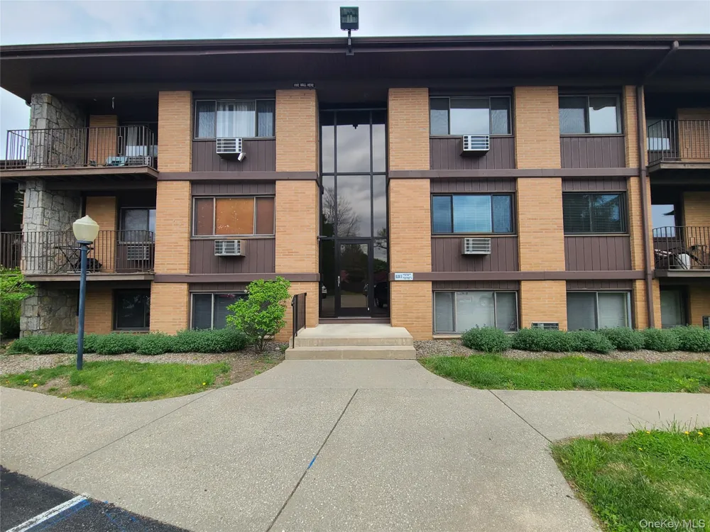 10 Oakwood Terrace #87 New Windsor, NY 12553