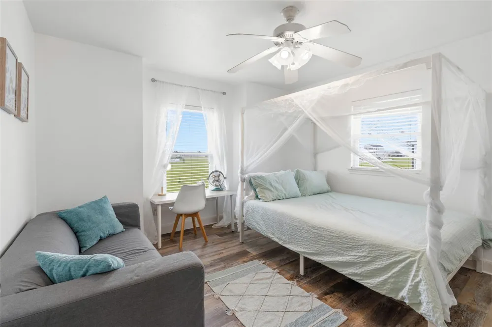 18806 Warrior Road Galveston, TX 77554