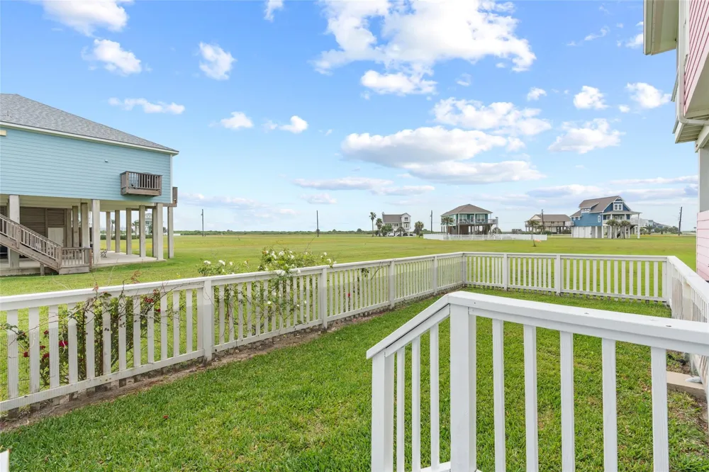 18806 Warrior Road Galveston, TX 77554