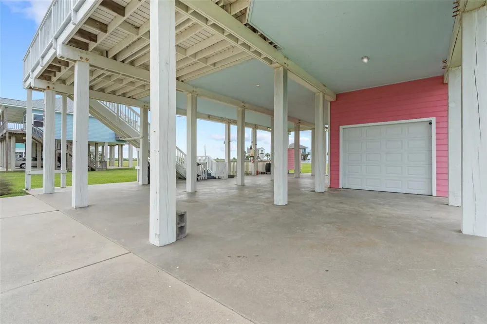 18806 Warrior Road Galveston, TX 77554