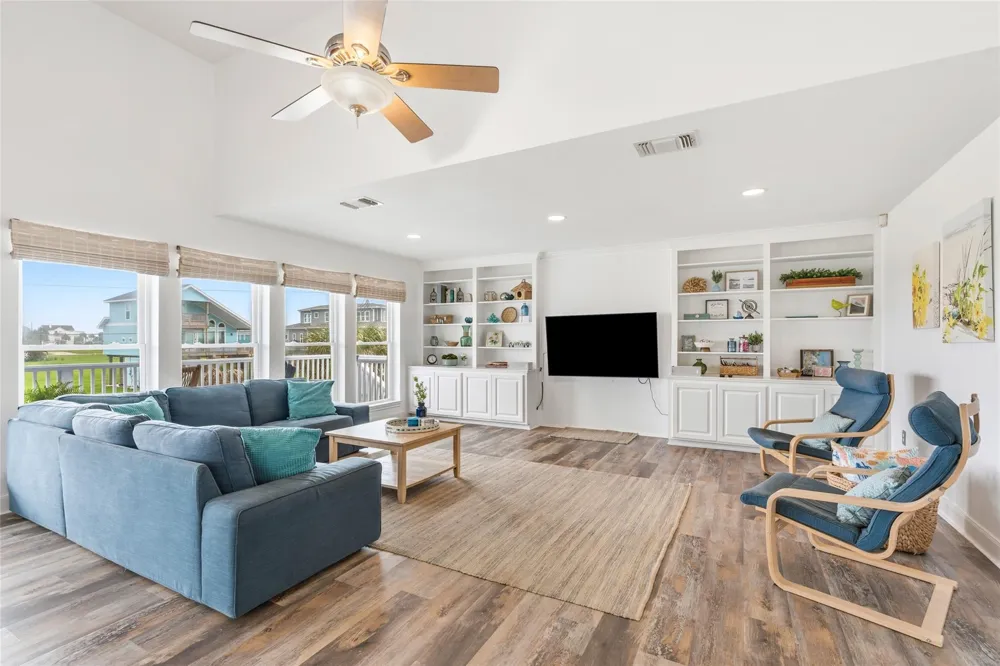 18806 Warrior Road Galveston, TX 77554