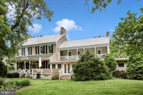 3823 ROUNDTREE ROAD