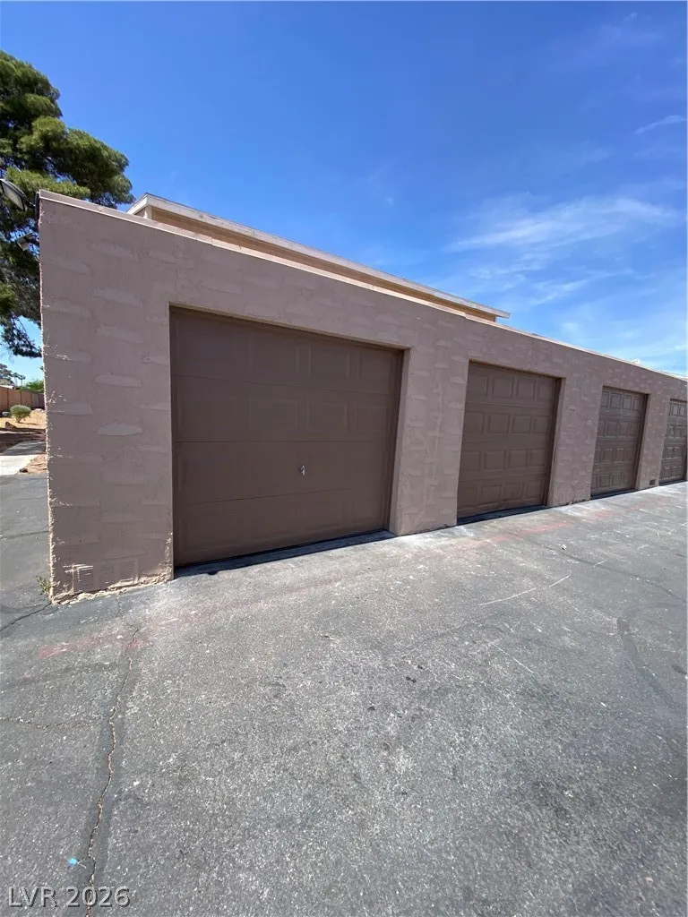 5245 Golden Lane Las Vegas, NV 89119