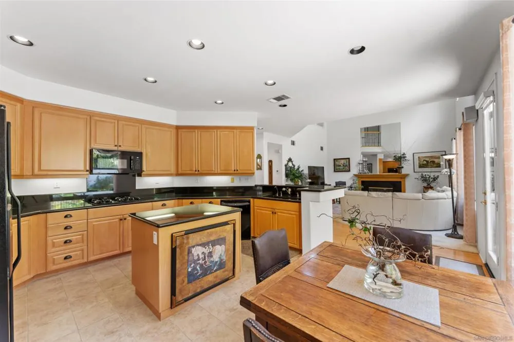2039 Alborada Dr Camarillo, CA 93010