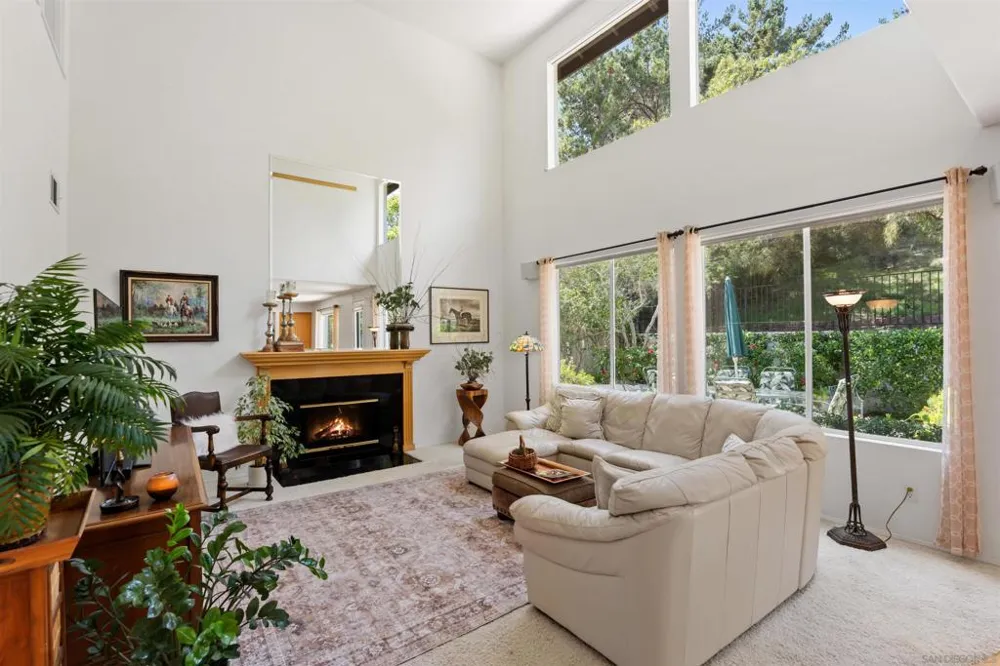 2039 Alborada Dr Camarillo, CA 93010
