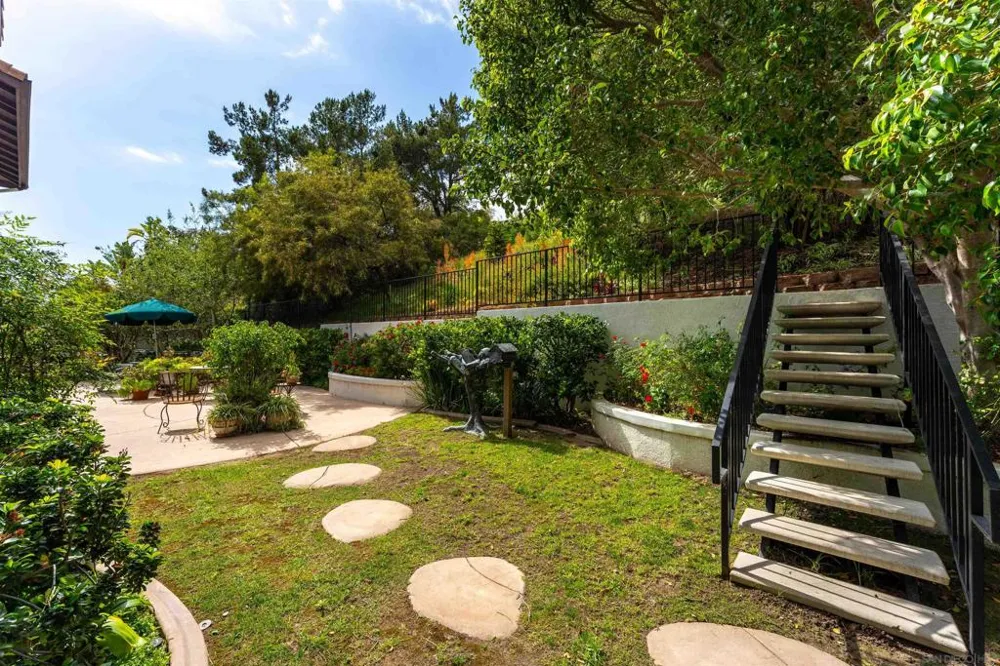 2039 Alborada Dr Camarillo, CA 93010