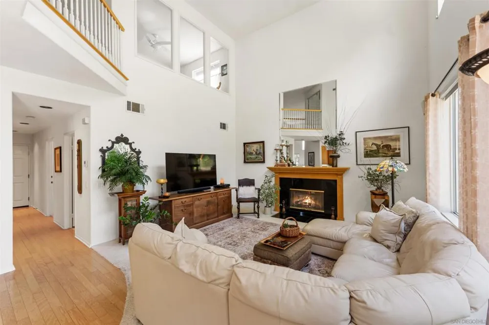 2039 Alborada Dr Camarillo, CA 93010
