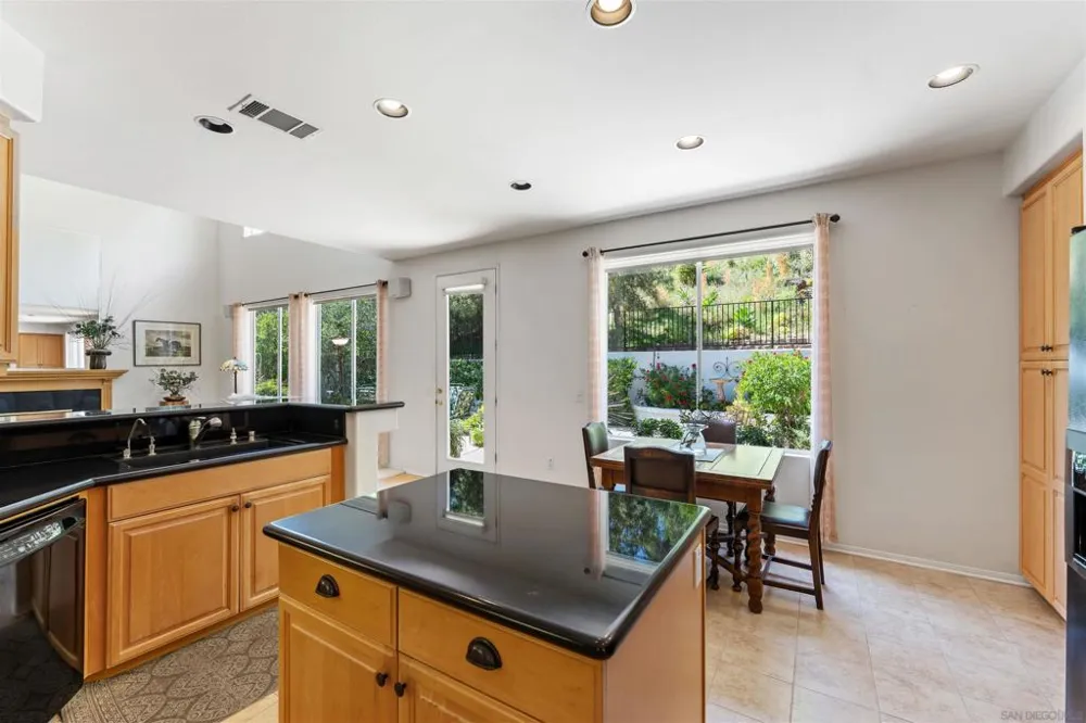 2039 Alborada Dr Camarillo, CA 93010