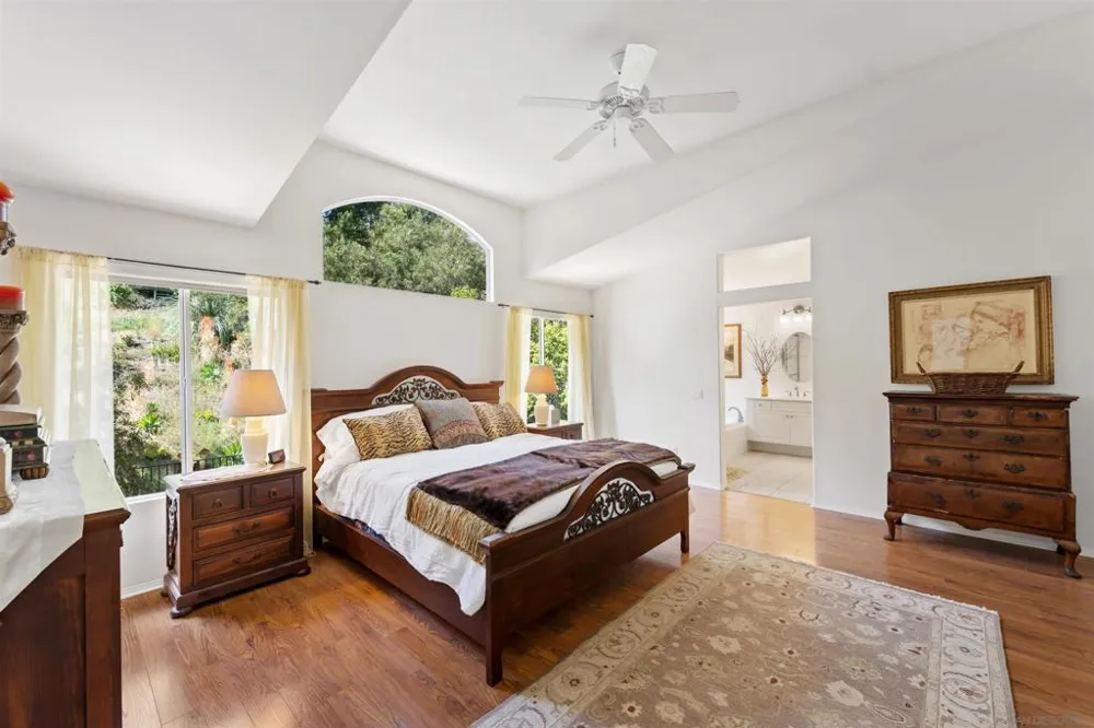 2039 Alborada Dr Camarillo, CA 93010