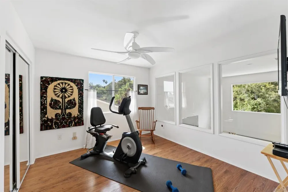 2039 Alborada Dr Camarillo, CA 93010
