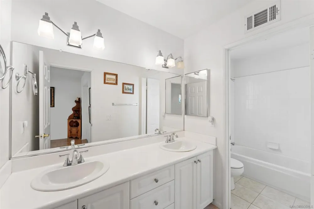 2039 Alborada Dr Camarillo, CA 93010