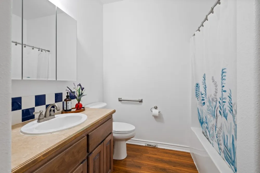 100 Little El Paso Road Martindale, TX 78655