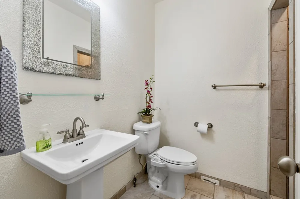 100 Little El Paso Road Martindale, TX 78655