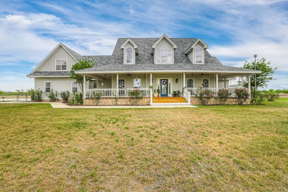 100 Little El Paso Road Martindale, TX 78655