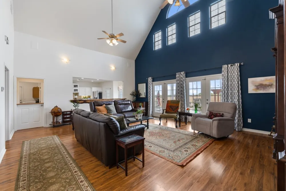 100 Little El Paso Road Martindale, TX 78655