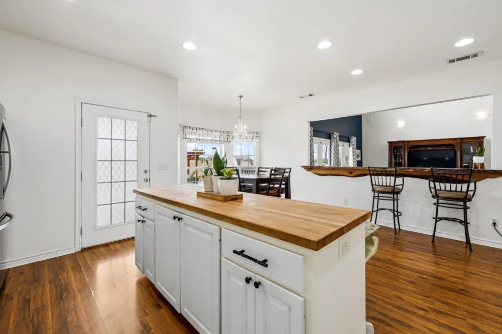 100 Little El Paso Road Martindale, TX 78655