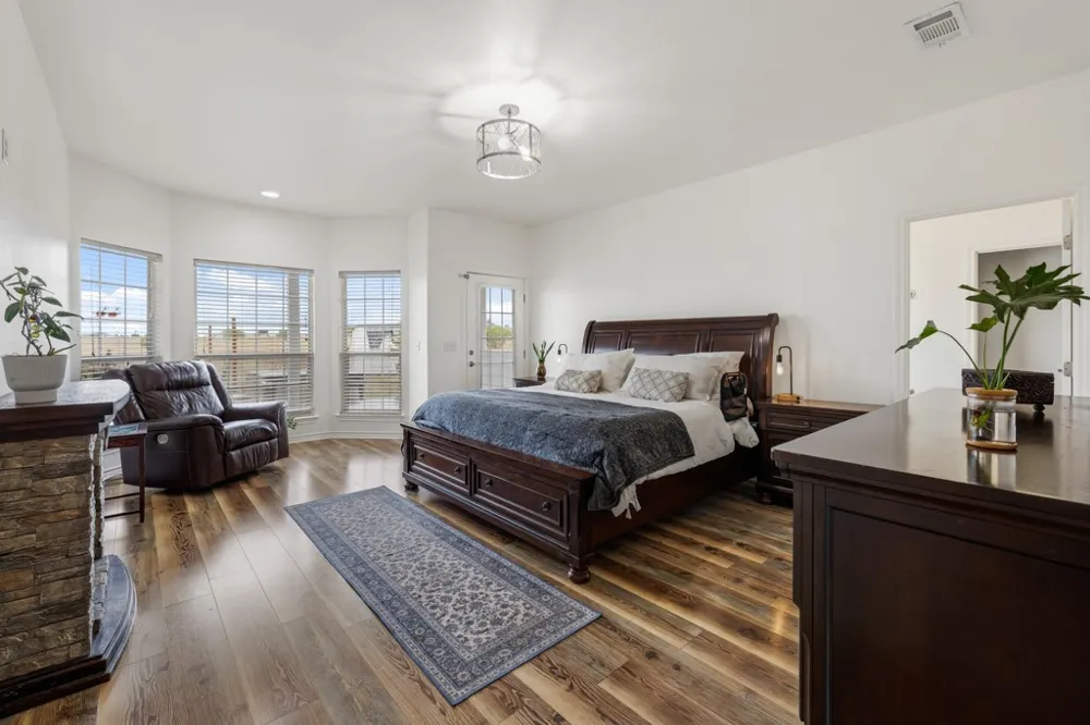 100 Little El Paso Road Martindale, TX 78655