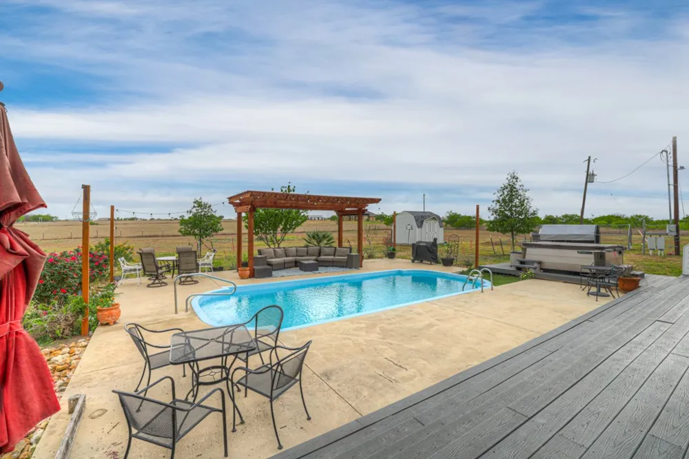 100 Little El Paso Road Martindale, TX 78655