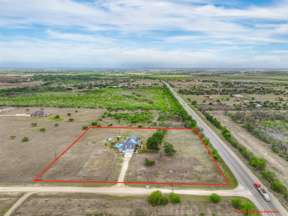 100 Little El Paso Road Martindale, TX 78655