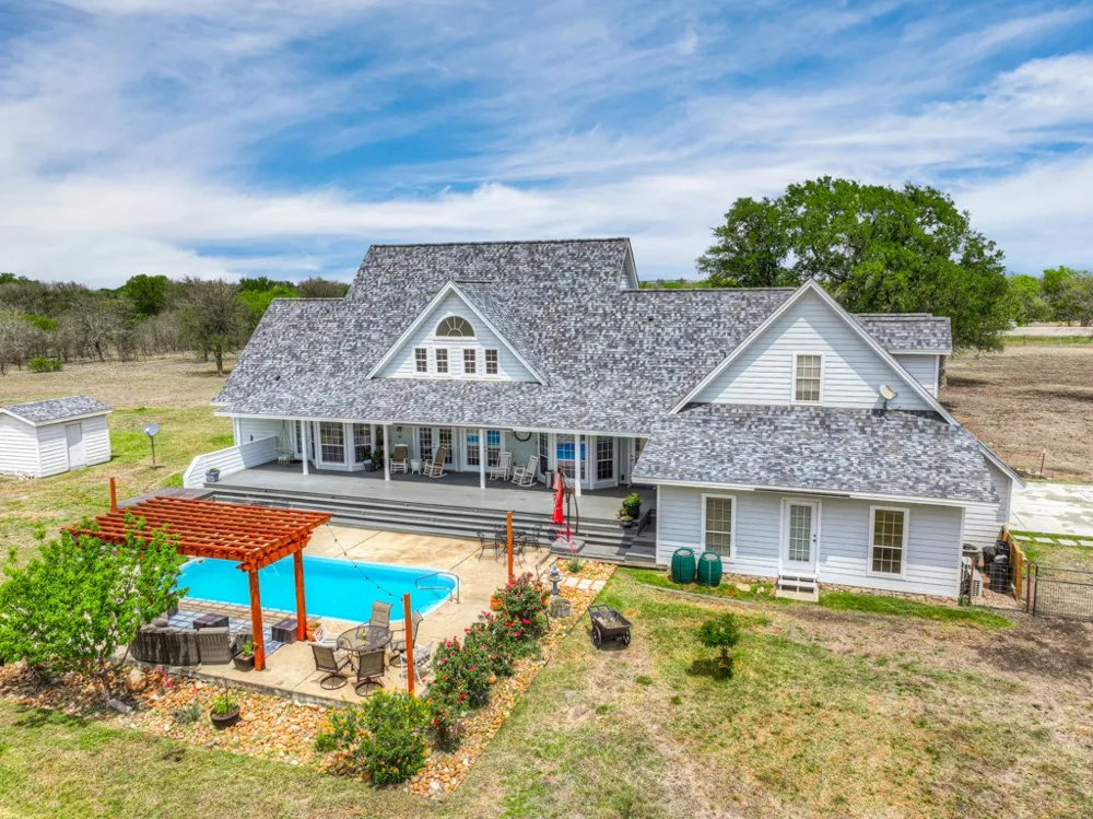 100 Little El Paso Road Martindale, TX 78655