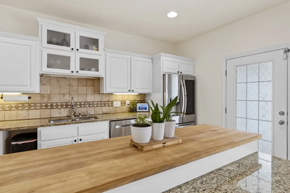 100 Little El Paso Road Martindale, TX 78655
