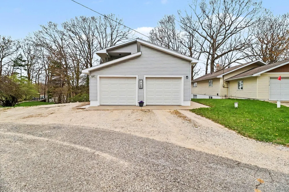 1726 W Chilberg Road Amber Township, MI 49454