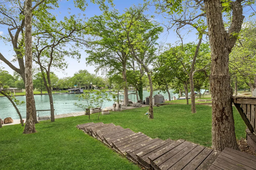 723 E Zipp Road New Braunfels, TX 78130