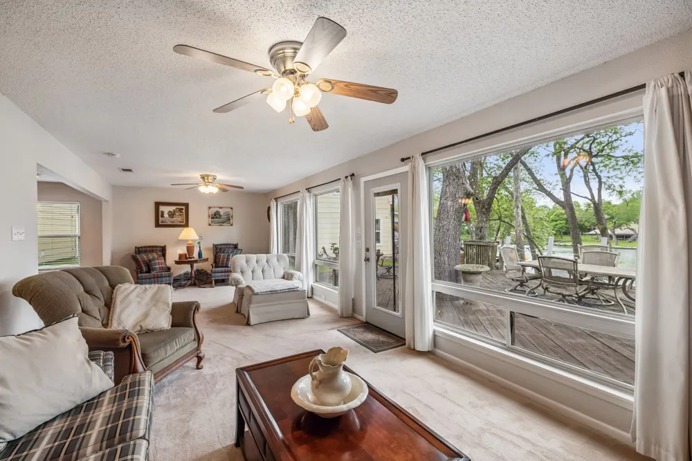 723 E Zipp Road New Braunfels, TX 78130